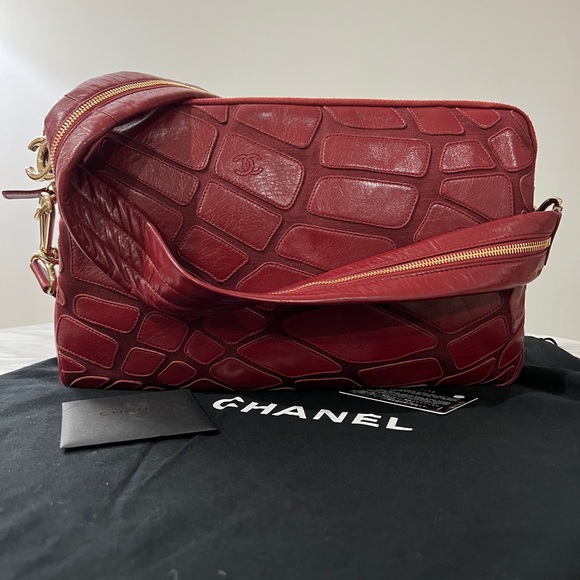 CHANEL Scales Camera Bag Red - Picture 4 of 16